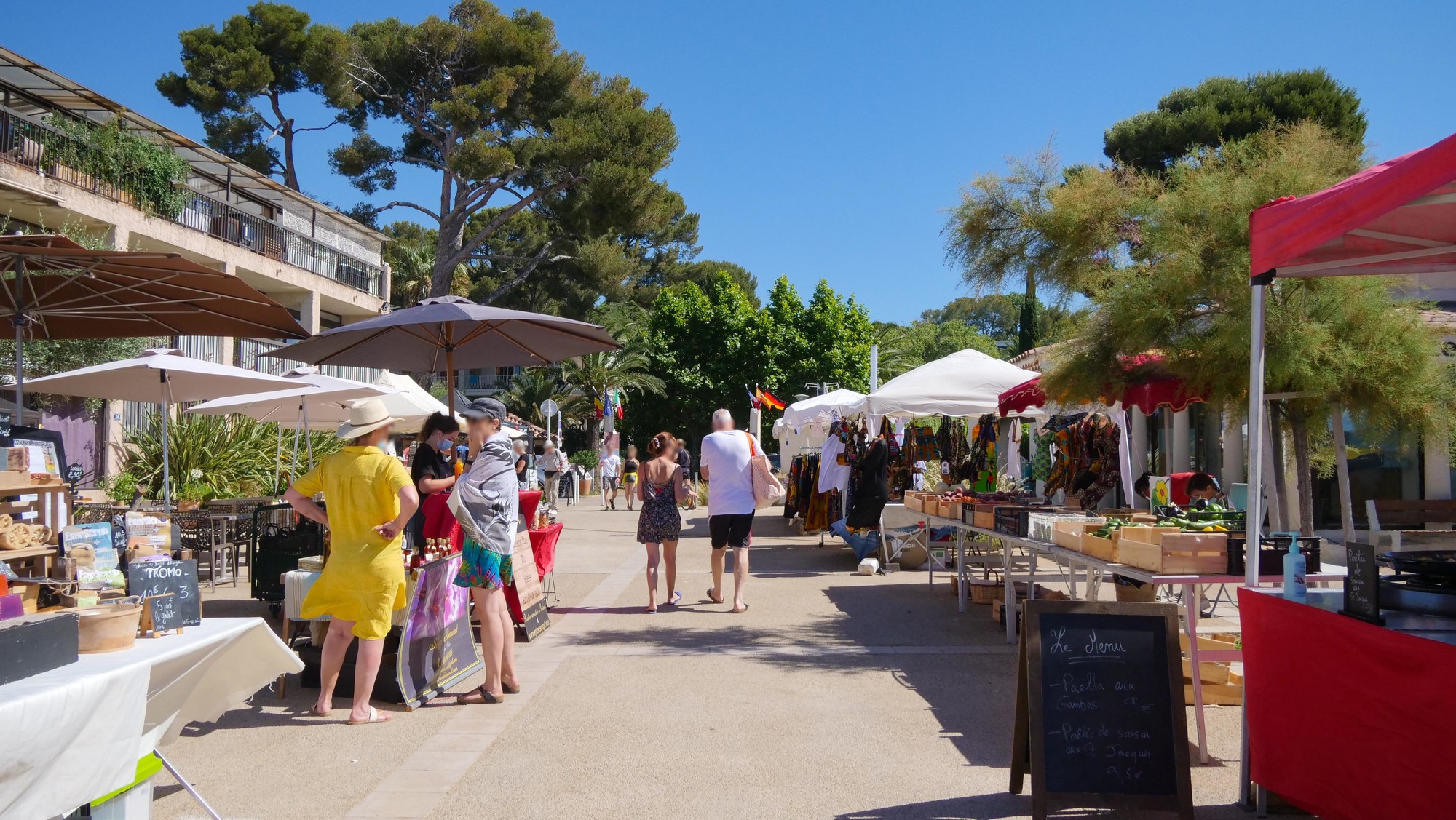 Marché Saint Cyr les pieds dans l’eau