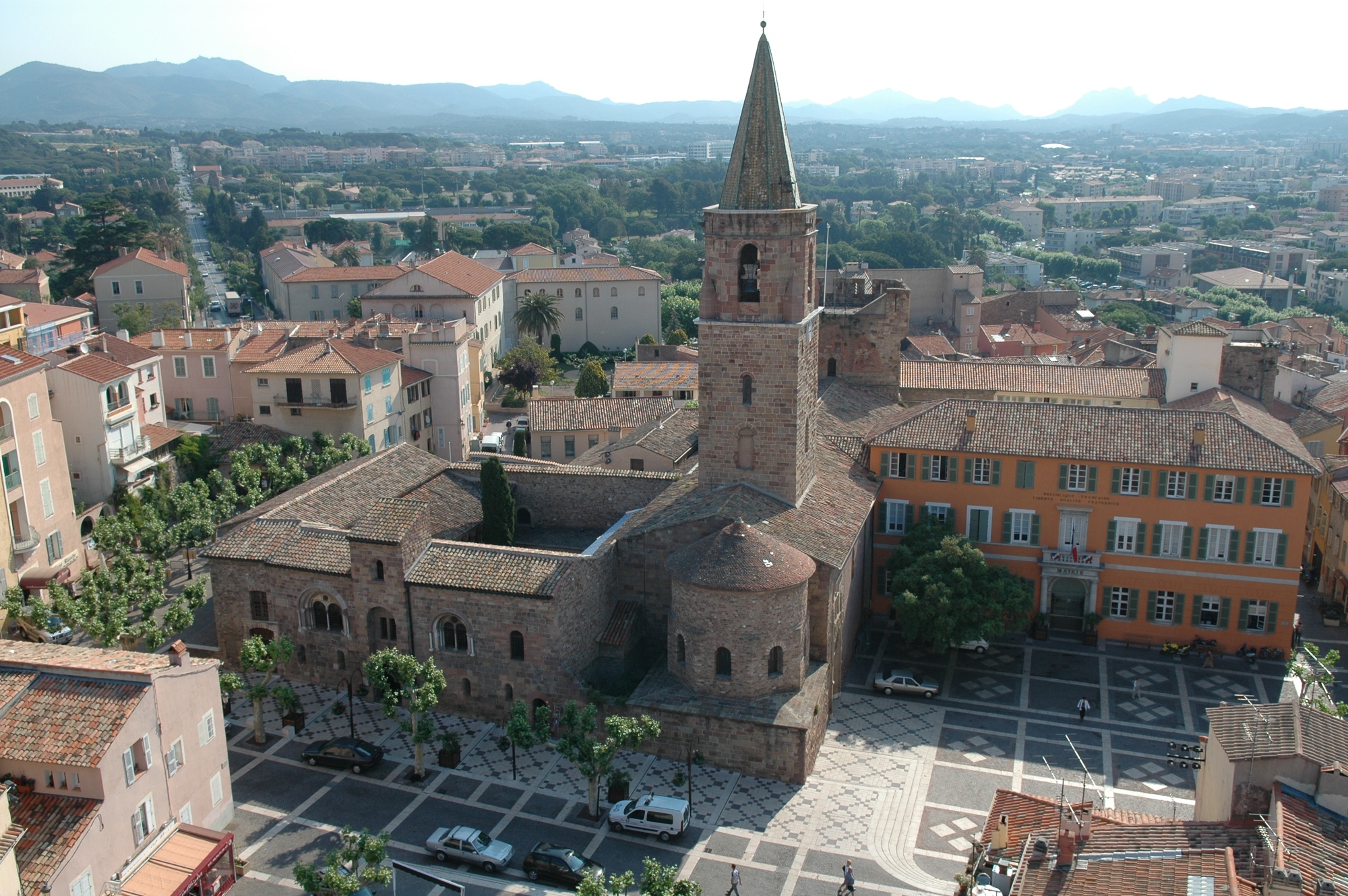 Cathédrale Saint-Léonce