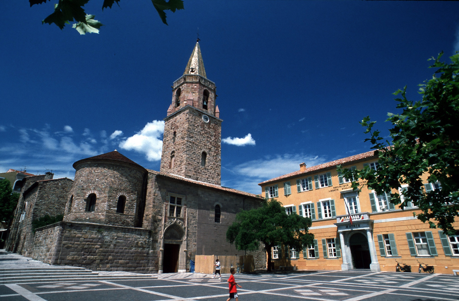 Cathédrale Saint-Léonce