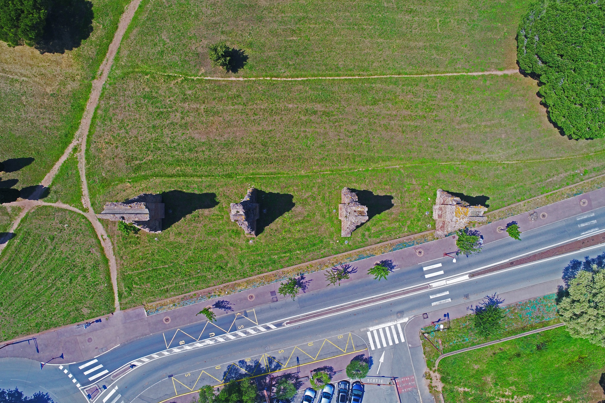 vue aérienne aqueduc romain Fréjus
