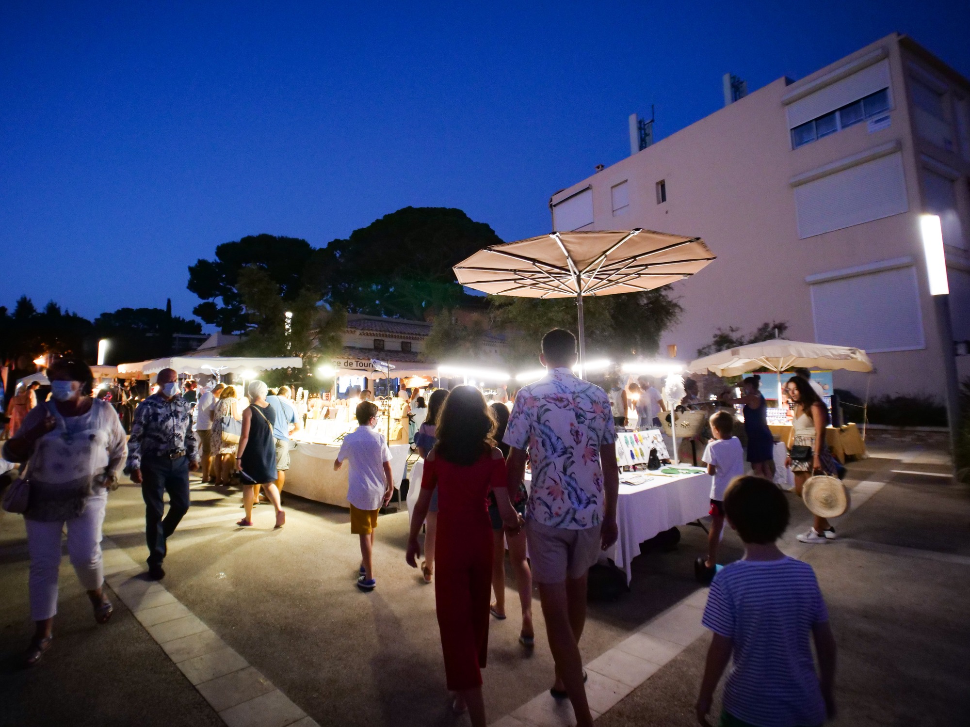 Marché des créateurs place de l’appel du 18 Juin