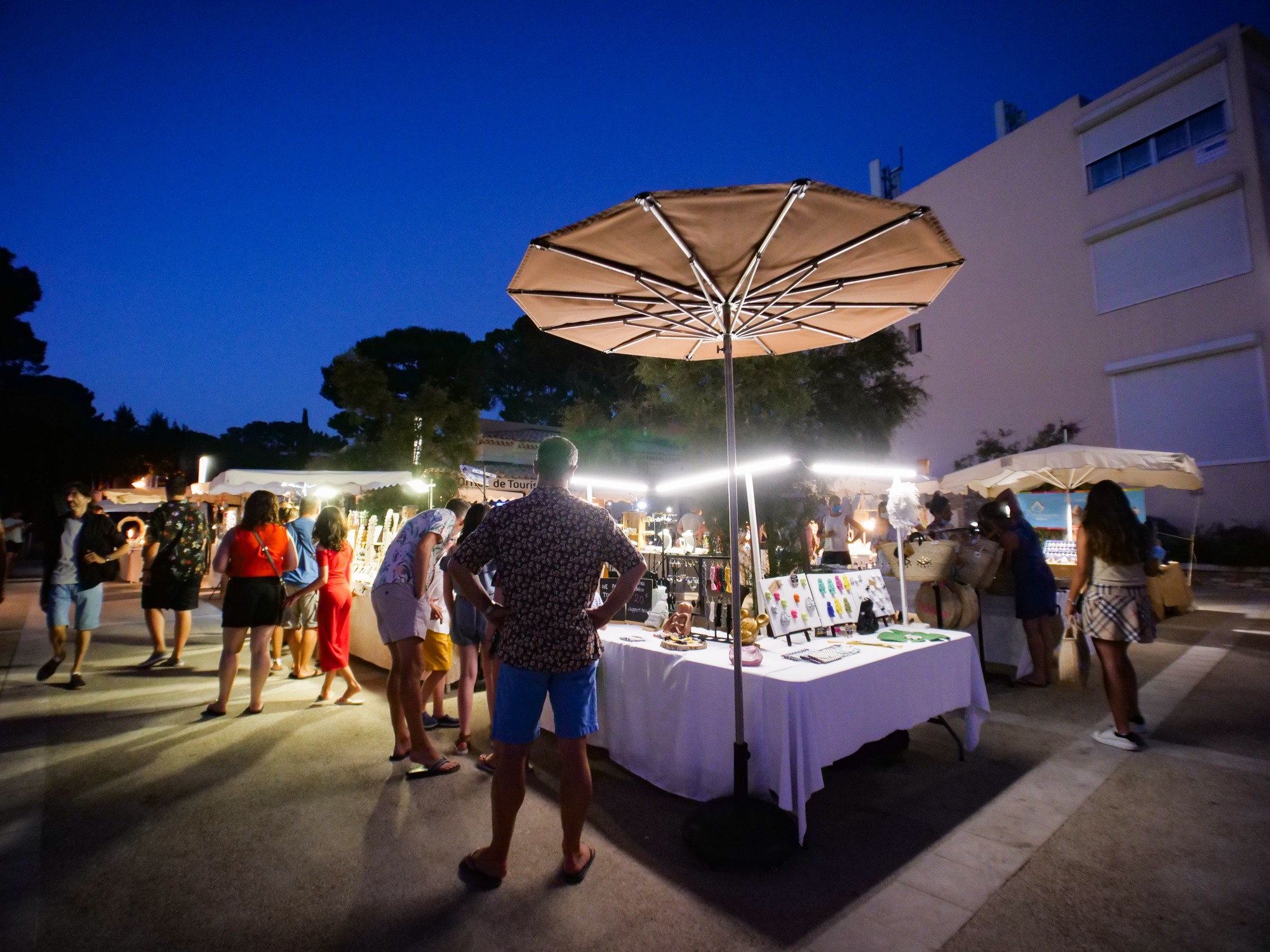 Marché des créateurs place de l’appel du 18 Juin