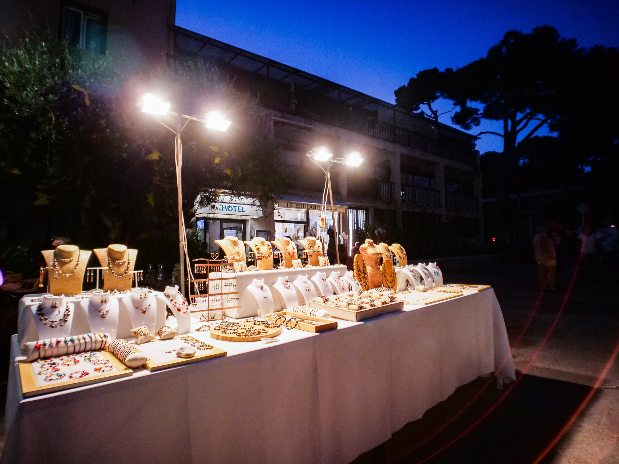 Marché des créateurs place de l’appel du 18 Juin