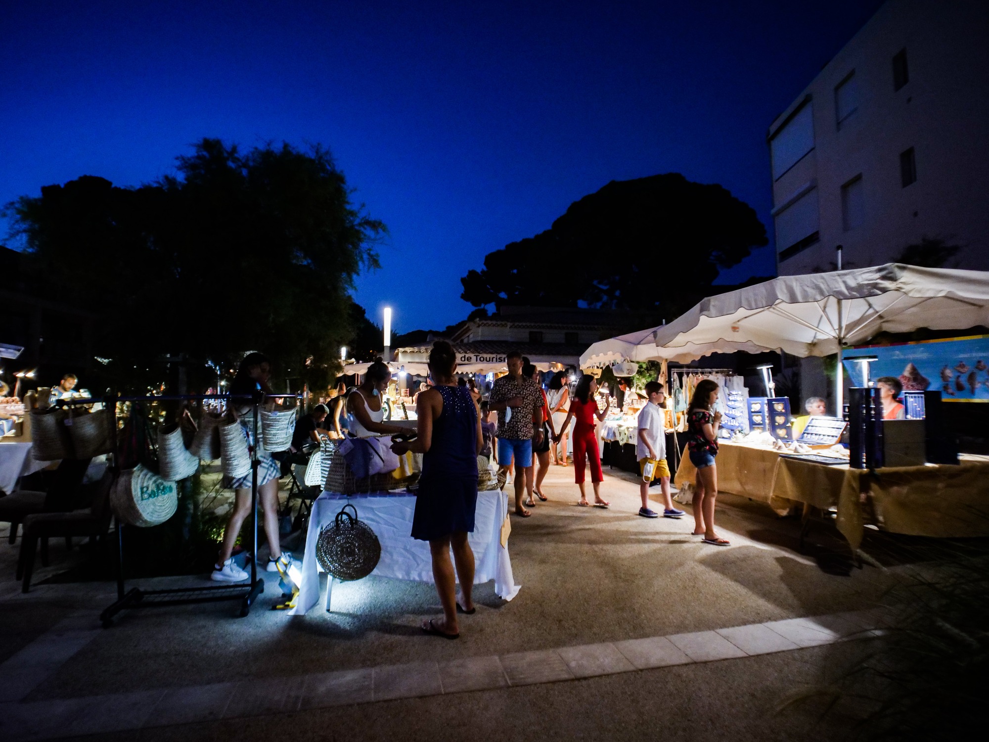 Marché des créateurs place de l’appel du 18 Juin